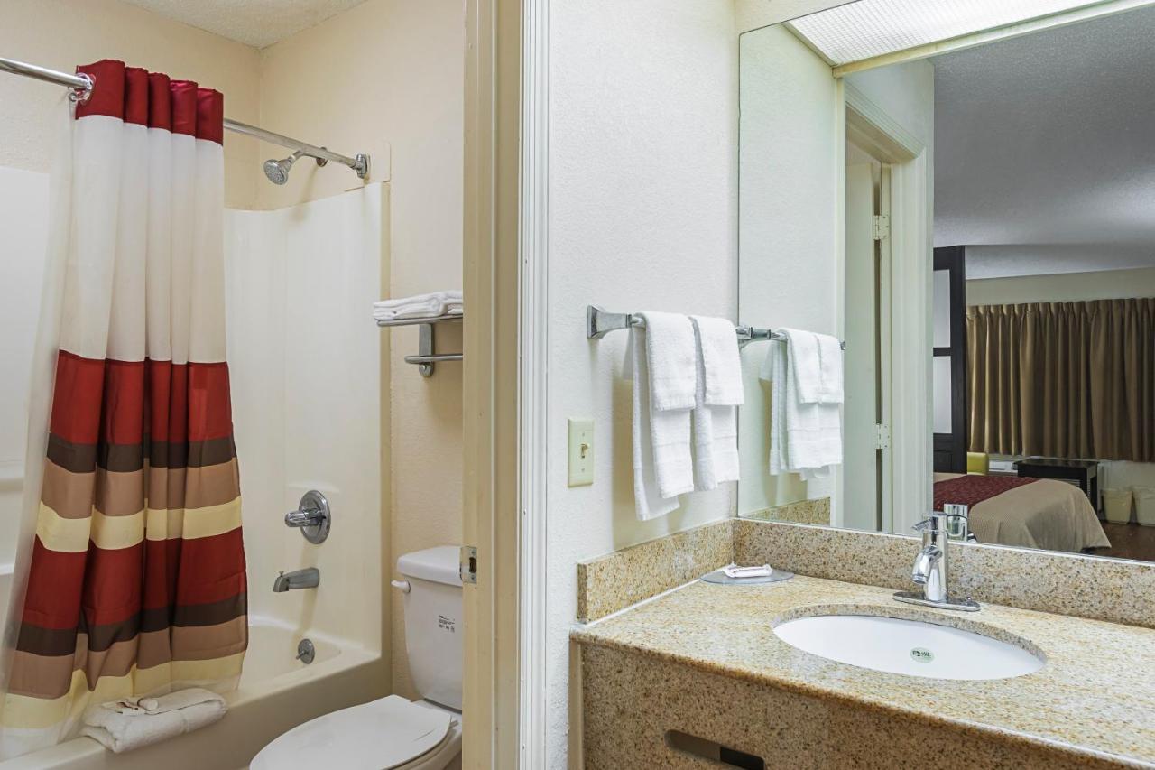 Red Roof Inn & Suites Scottsboro Extérieur photo