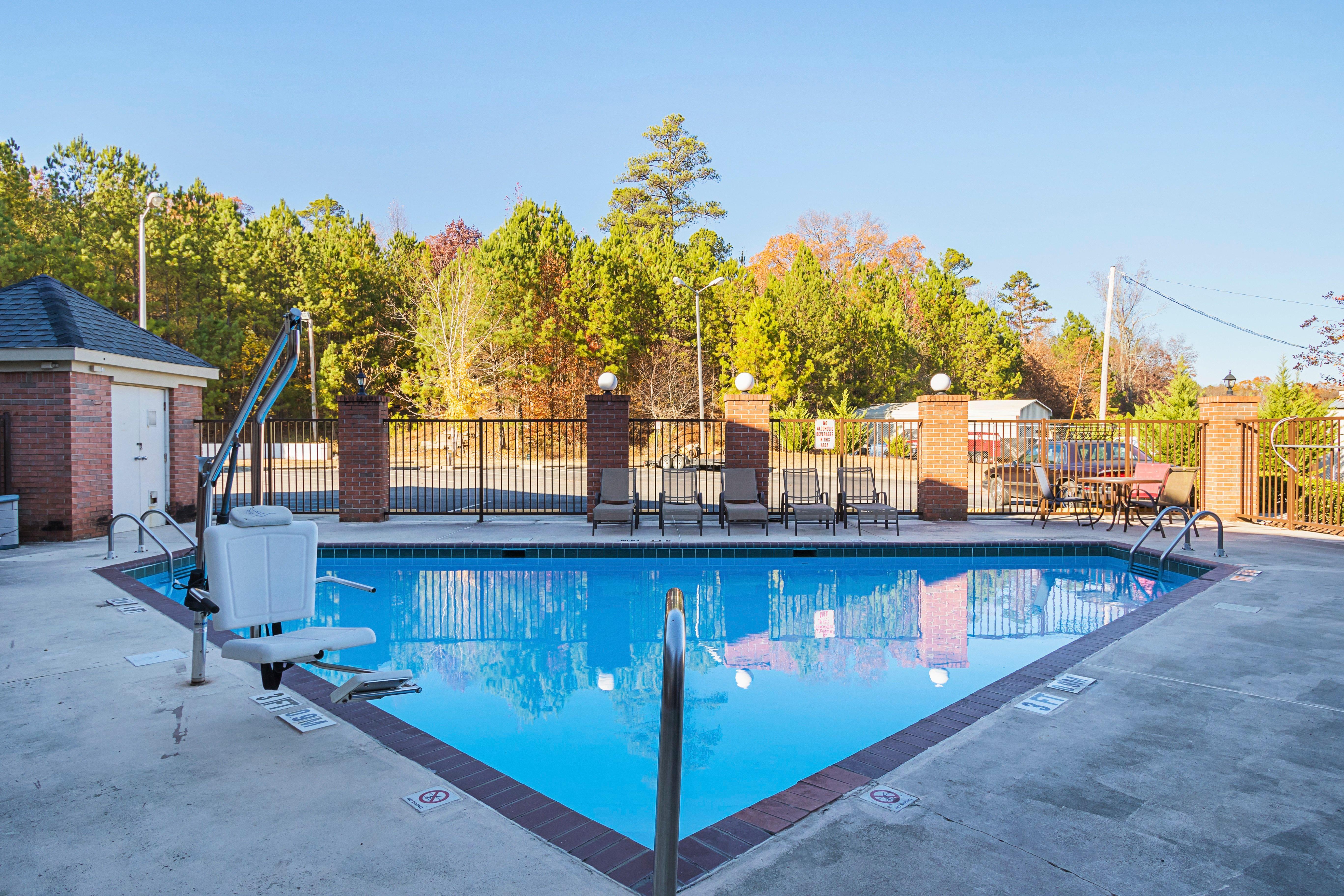 Red Roof Inn & Suites Scottsboro Extérieur photo