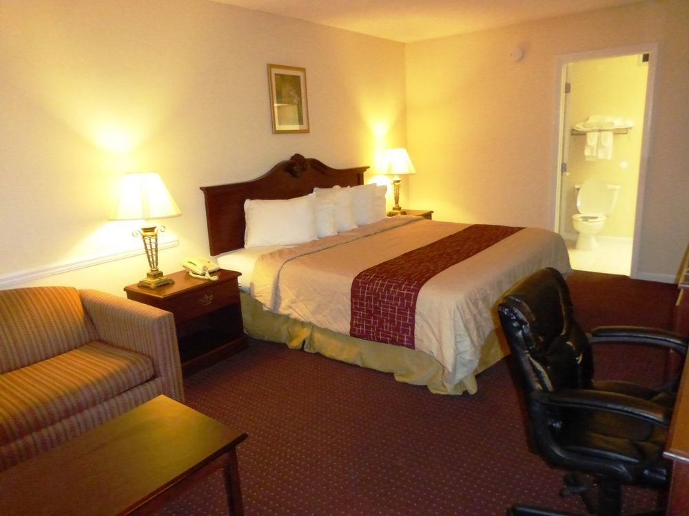 Red Roof Inn & Suites Scottsboro Extérieur photo
