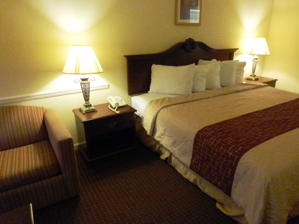 Red Roof Inn & Suites Scottsboro Extérieur photo